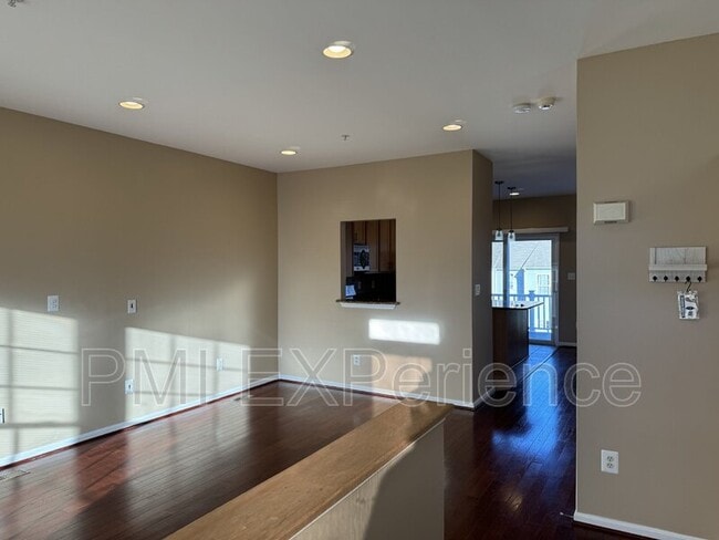 Building Photo - 12914 Woods View St