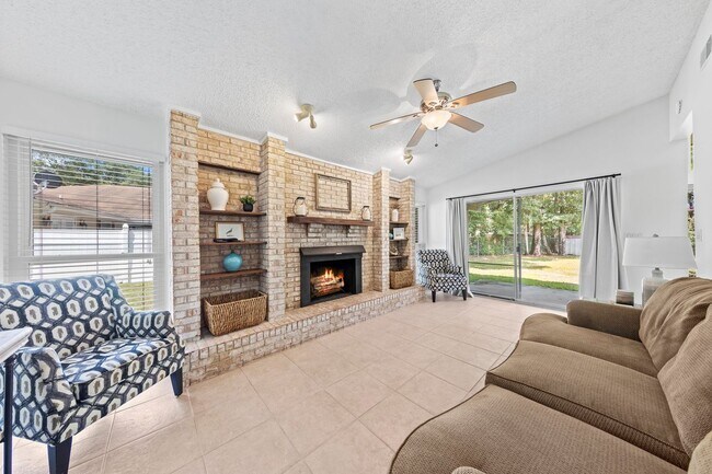 Building Photo - 3 Bedroom in the Heart of Niceville!