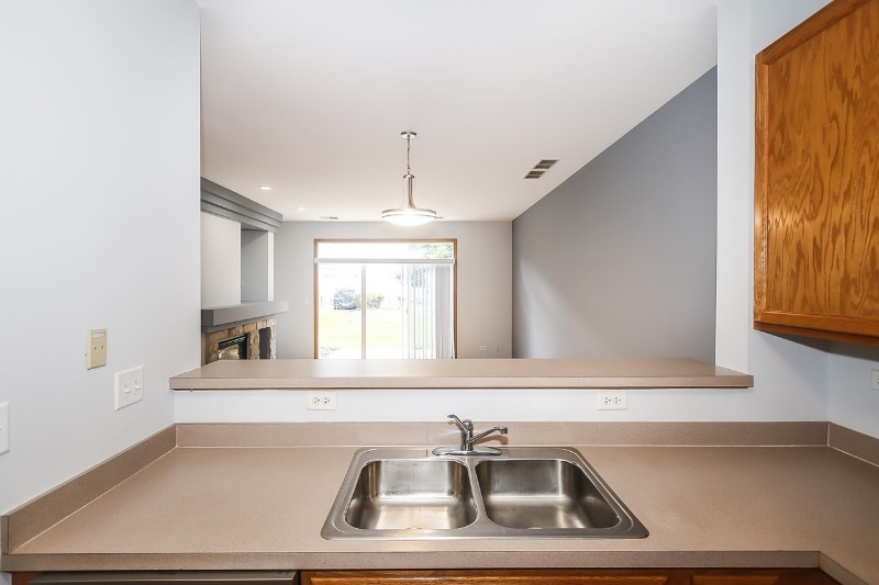 Building Photo - 720 Woodewind Dr