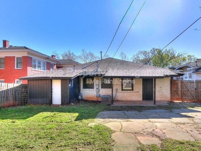 Building Photo - 2605 N Robinson Ave