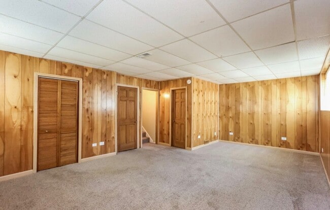 Building Photo - 1563 S Tyler Rd