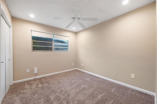 Building Photo - 1009 Alden Dr