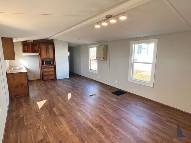 Building Photo - Cypress