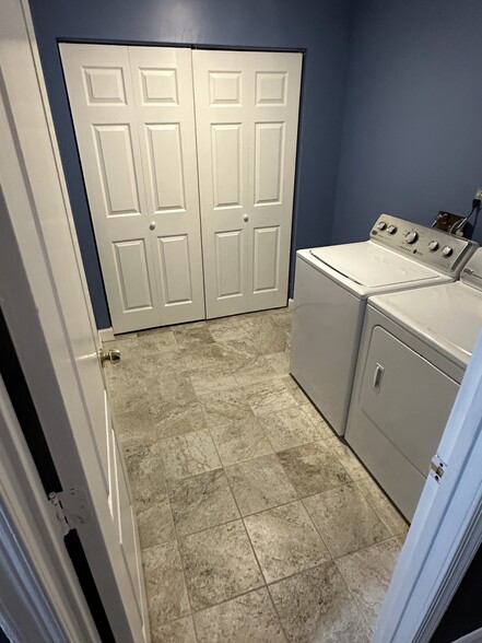 Laundry Room - 2818 Crestwick Pl