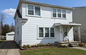 Building Photo - 7542 Meadow Ave