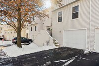 Building Photo - Iris KC Pad