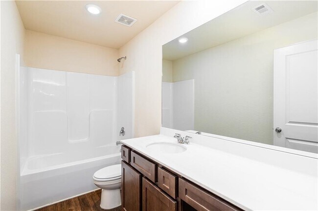 Building Photo - 816 Walnut Creek Cir