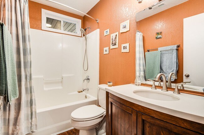 Building Photo - Cozy & Fully-Furnished West Asheville 2-Bedroom (Utilities Included)