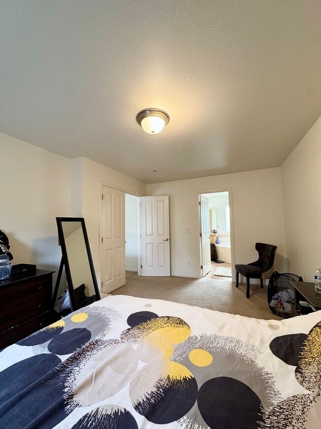 Building Photo - Rose Hill - Kirkland Home