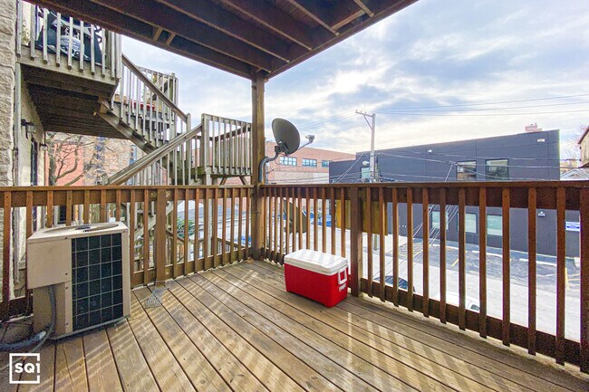 Building Photo - 1423 W Cortez St