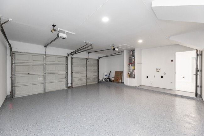 Building Photo - 1109 E Columbia Ln