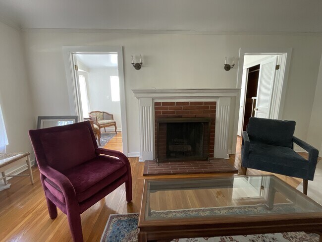 Building Photo - 2724 Locksley Pl