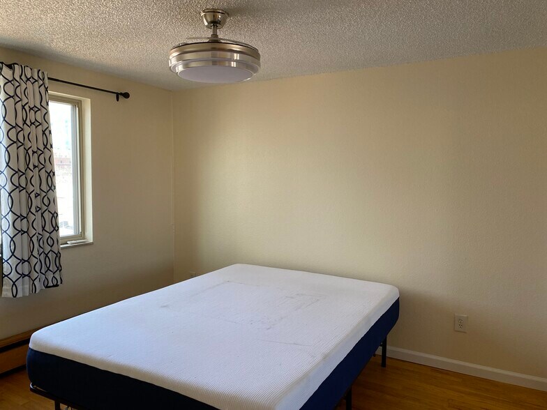 Building Photo - 148 S Emerson St