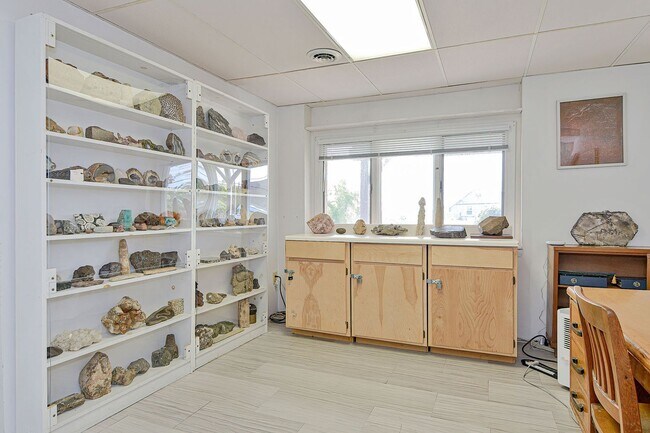 Building Photo - 26 Salt Island Rd