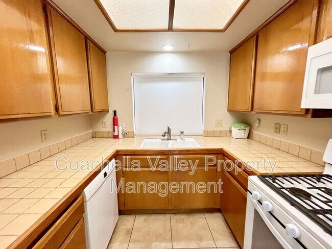 Building Photo - 112 Avellino Cir