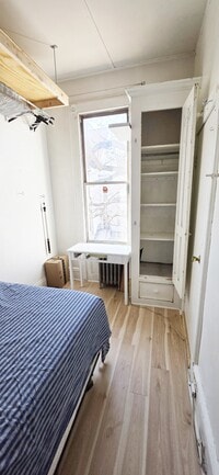 Building Photo - 70 Weirfield St