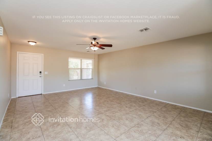 Building Photo - 2066 E Spruce Dr