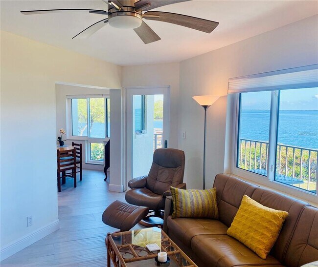Building Photo - 1515 Pinellas Bayway S