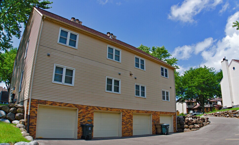Building Photo - 2934 Cimarron Trl