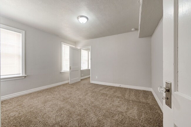 Building Photo - 817 East Dr