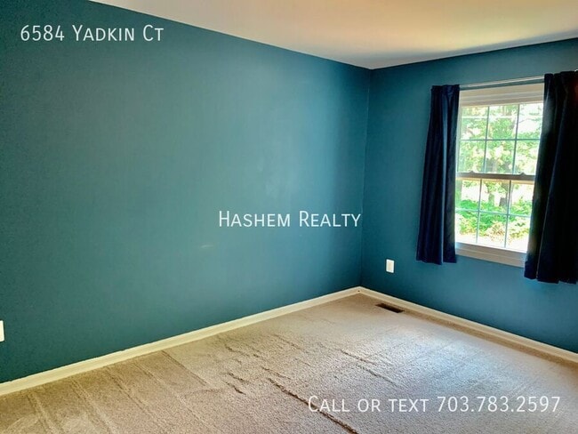Building Photo - 6584 Yadkin Ct