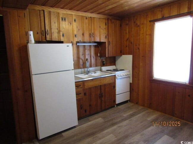 Building Photo - 500 25th Ave S