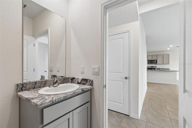 Building Photo - 8454 Ender Hls Dr