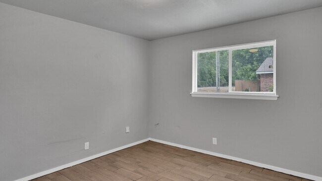 Building Photo - 1314 N Irvington Ave