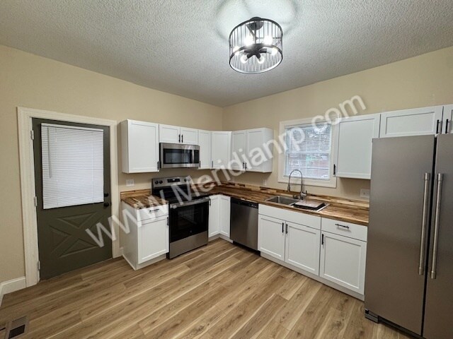 Building Photo - 739 W 4th St