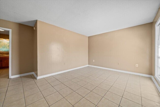 Building Photo - 734 Archie Dr