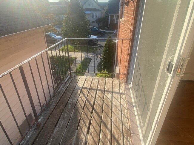 Building Photo - 3553 N Neenah Ave