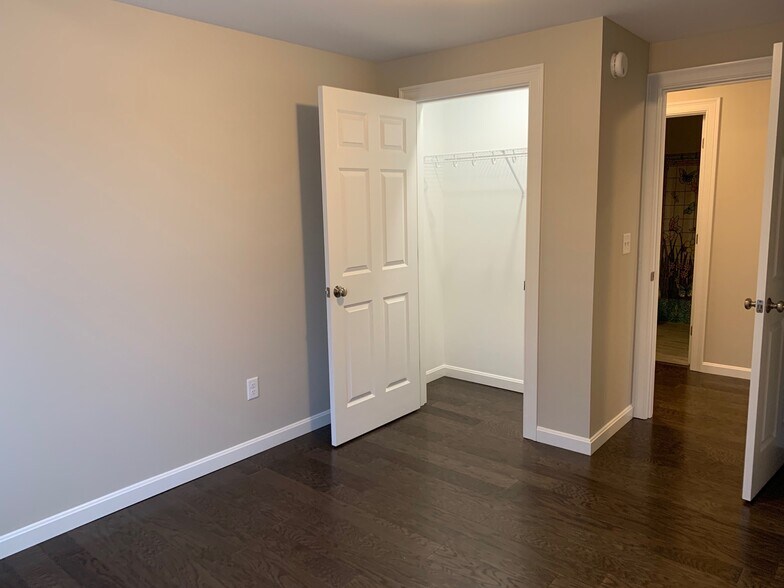 Building Photo - 9 Cascade Rd