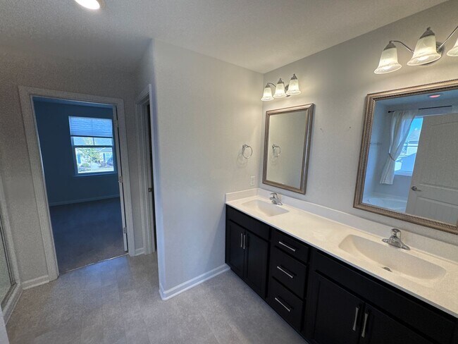 Building Photo - 3 Bed 2.5 Bath Home - Pooler GA