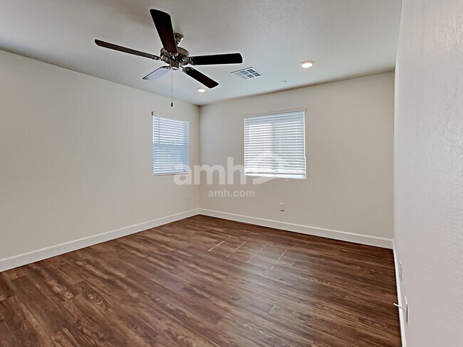 Building Photo - 254 Yasmin Daylily Pl