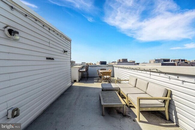 Building Photo - 709 N 19th St