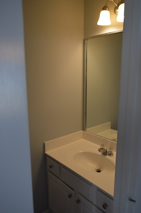 Building Photo - 913 Prestwyck Ct