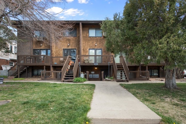 Building Photo - 2355 Grove St