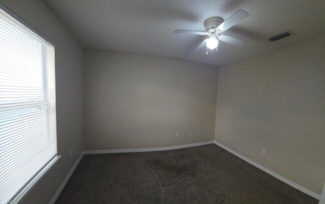 Building Photo - 7720 Lola Cir