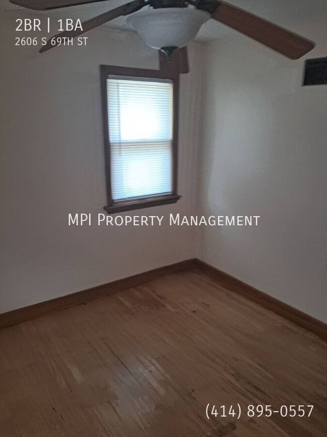 Building Photo - 2606 S 69th St