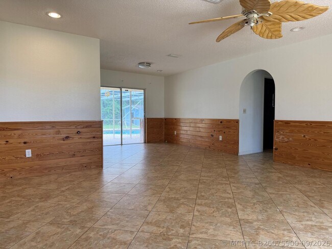 Building Photo - 2040 Trinidad Ct