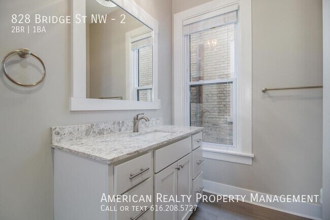 Building Photo - 828 Bridge St NW