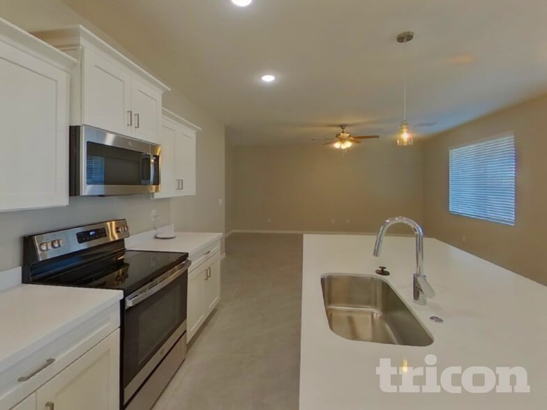 Building Photo - 1314 N Parkcrest