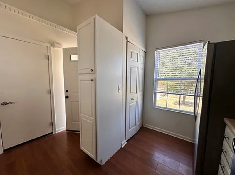 Building Photo - 2844 Sussex Pl Dr
