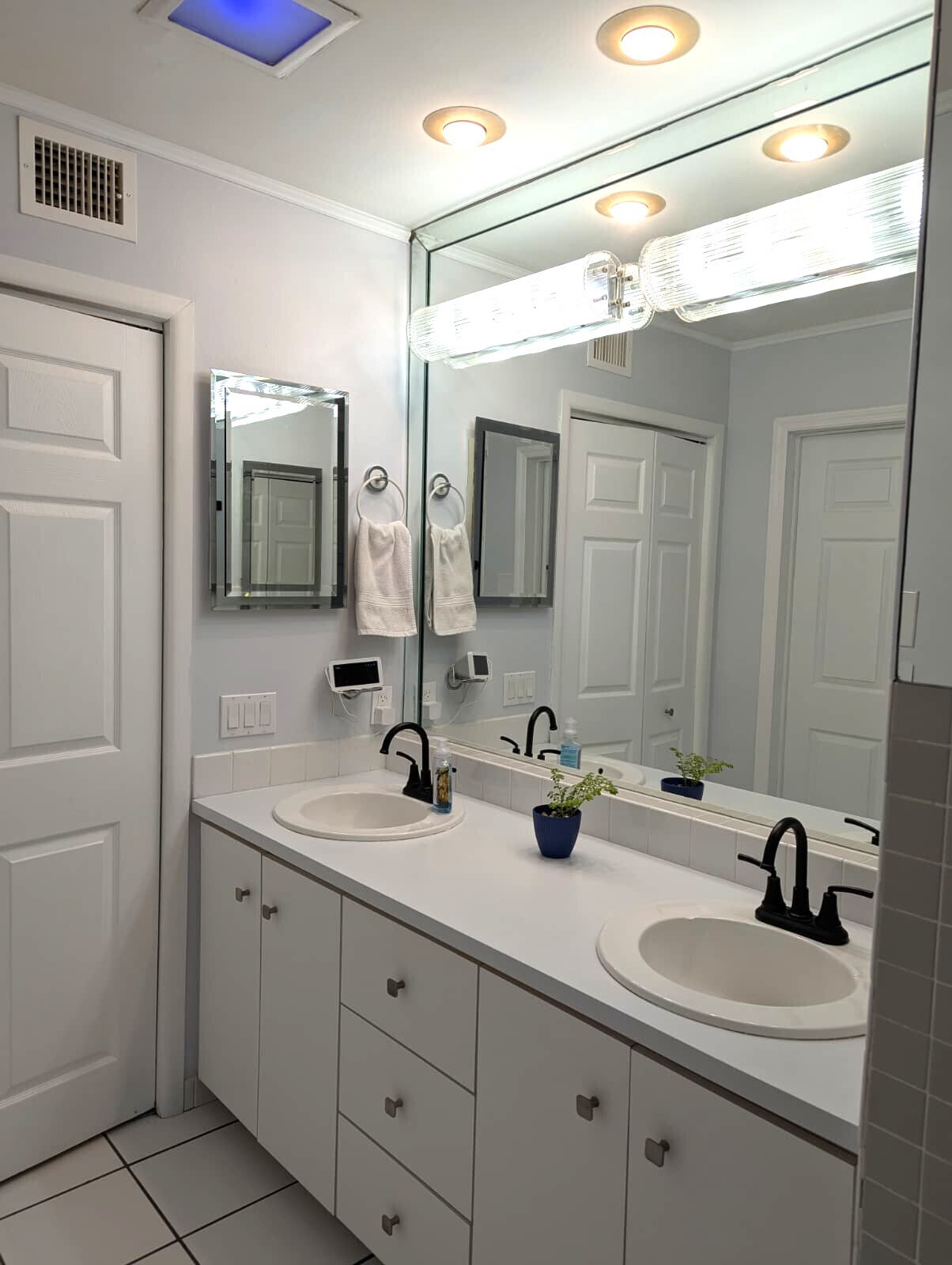 Master Double Vanity - 2220 NE 37th St