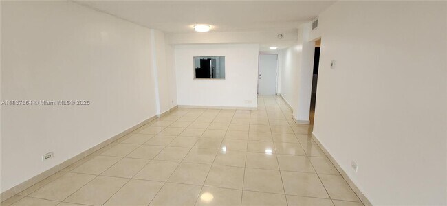 Building Photo - 3660 NE 166th St