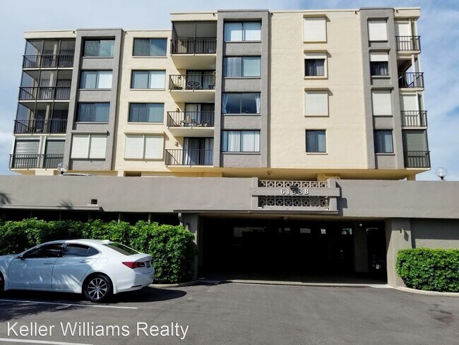 Building Photo - 6158 Palma Del Mar Blvd S