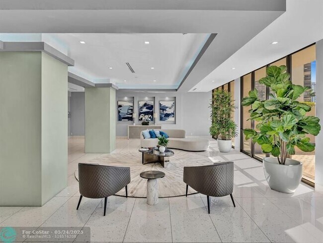 Building Photo - 20379 W Country Club Dr
