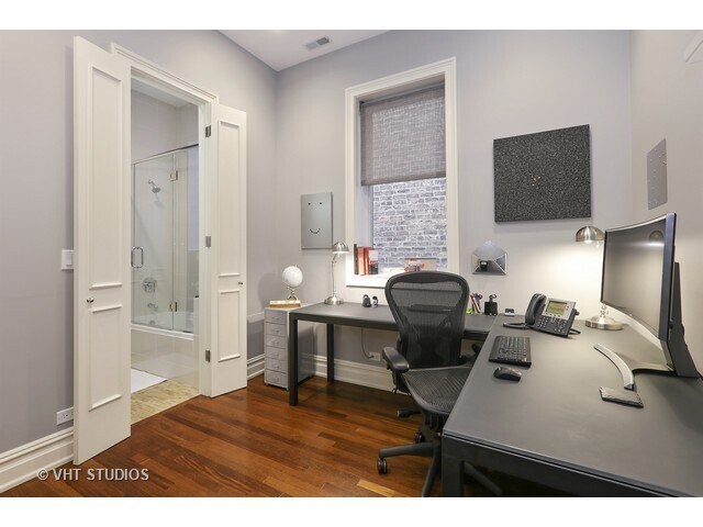 Building Photo - 3161 N Halsted St