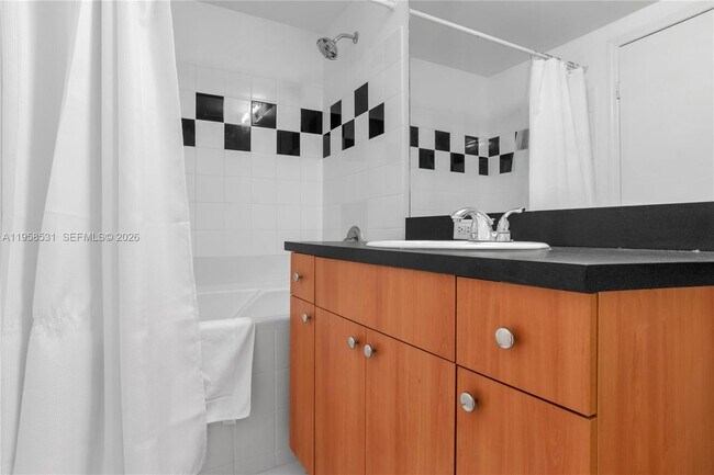 Building Photo - 1330 West Ave