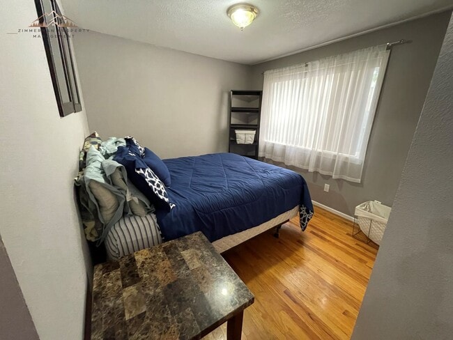 Building Photo - Beautiful Thurston 3 bedroom 2 bathroom HO...